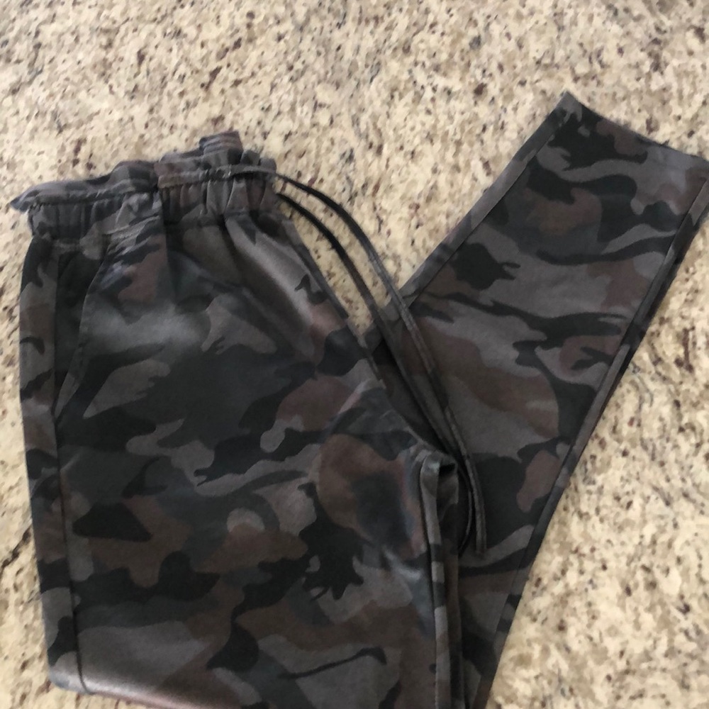 Camp joggers